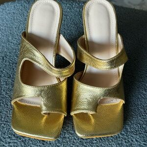 Elegant Gold Women's Sandals